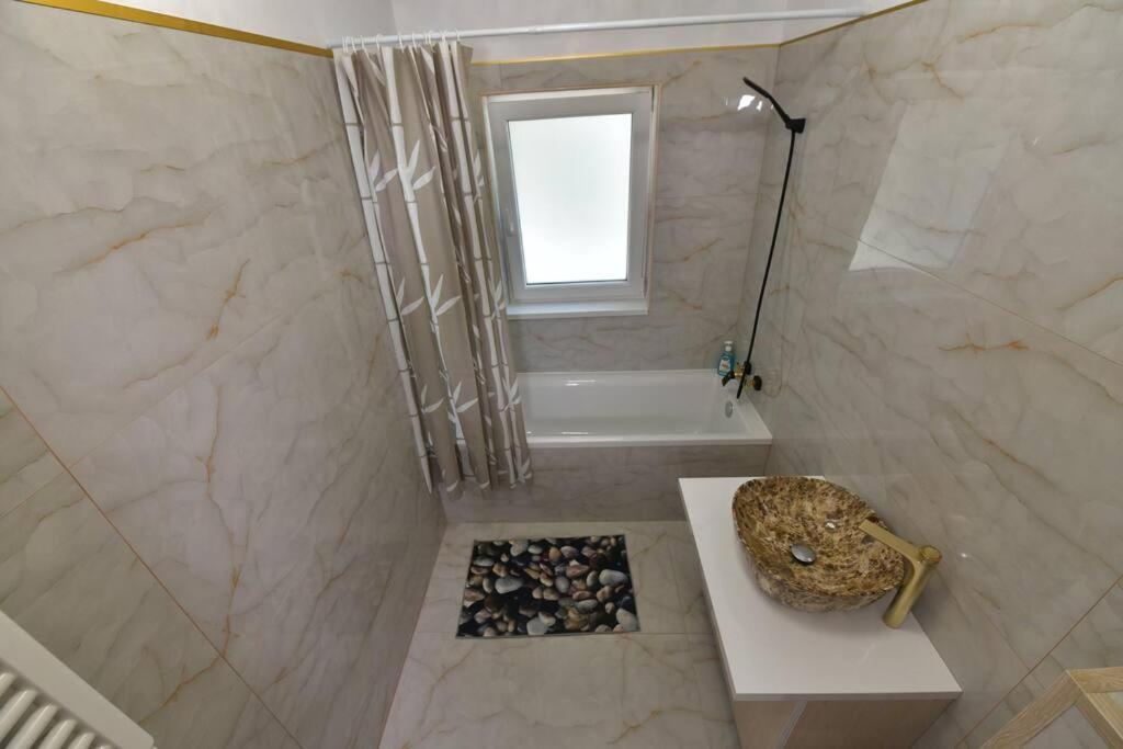 Апартаменты Luxury Studio / Ghencea Бухарест Экстерьер фото